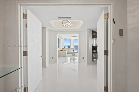 2711 S Ocean Dr #1902