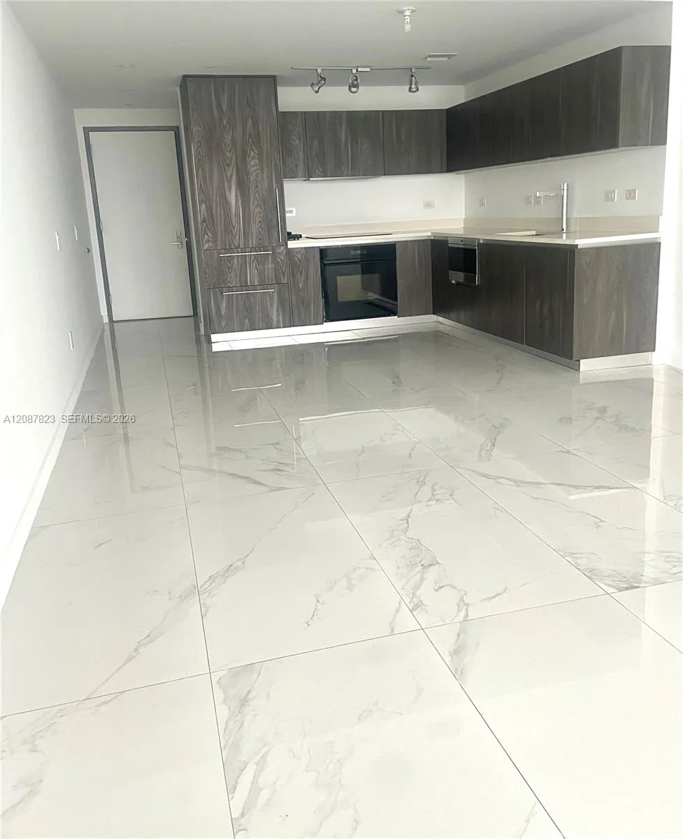 3131 NE 7th Ave #1505 Miami, FL 33137