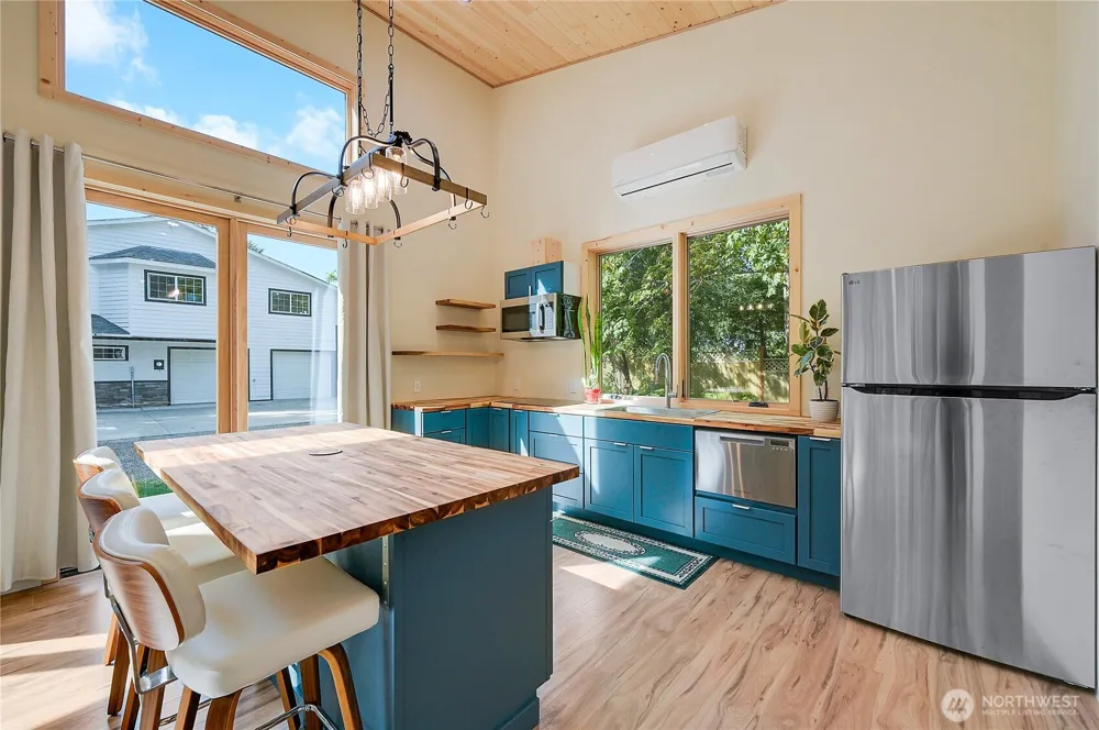 196 Nolton Road Nordland, WA 98358