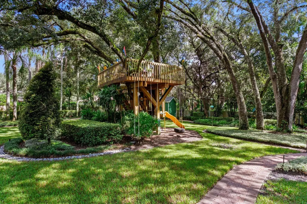 15307 EATON COURT Tampa, FL 33647