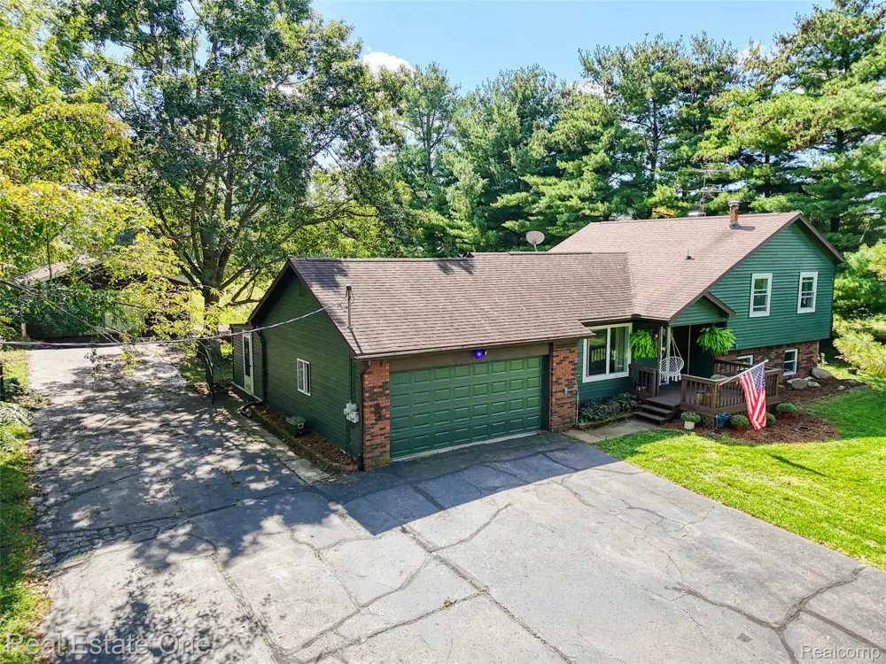 5130 Iosco Road White Oak Township, MI 48892