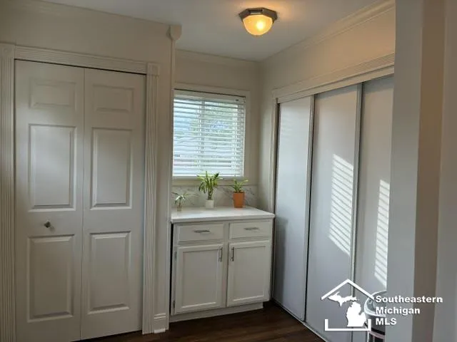 18090 Valade Street Riverview City, MI 48193
