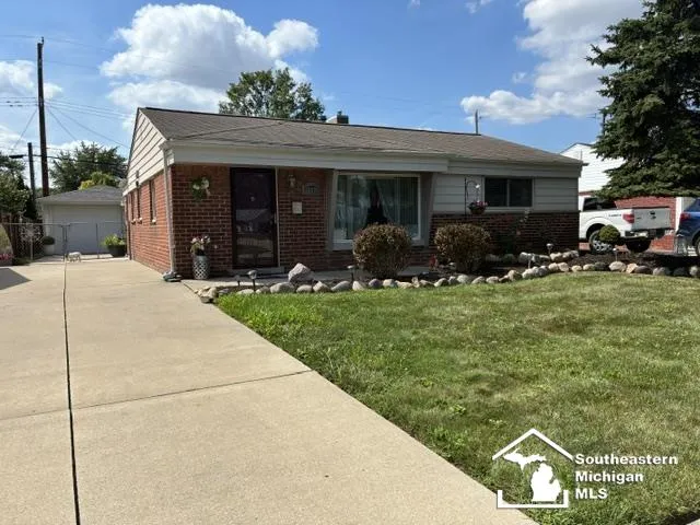 18090 Valade Street Riverview City, MI 48193