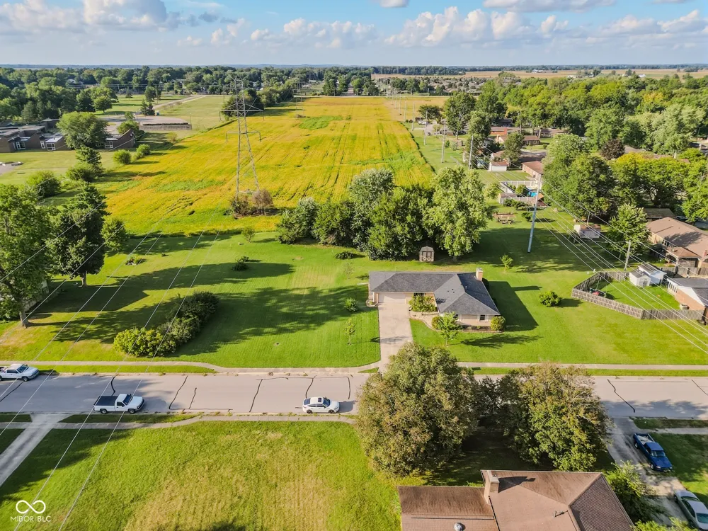 4860 Woodcrest Drive Columbus, IN 47203
