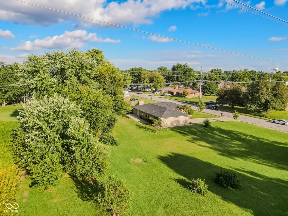 4860 Woodcrest Drive Columbus, IN 47203