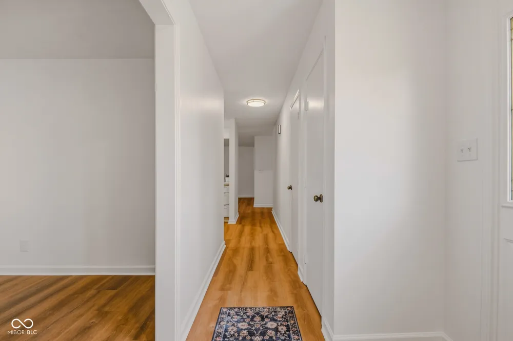 4860 Woodcrest Drive Columbus, IN 47203