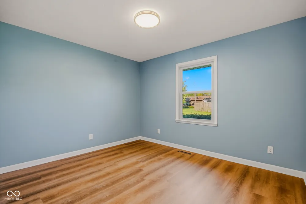 4860 Woodcrest Drive Columbus, IN 47203