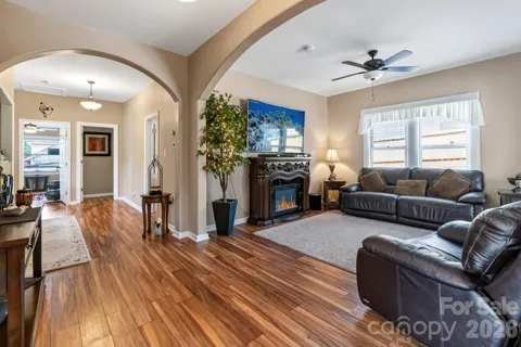 448 1st Street SW