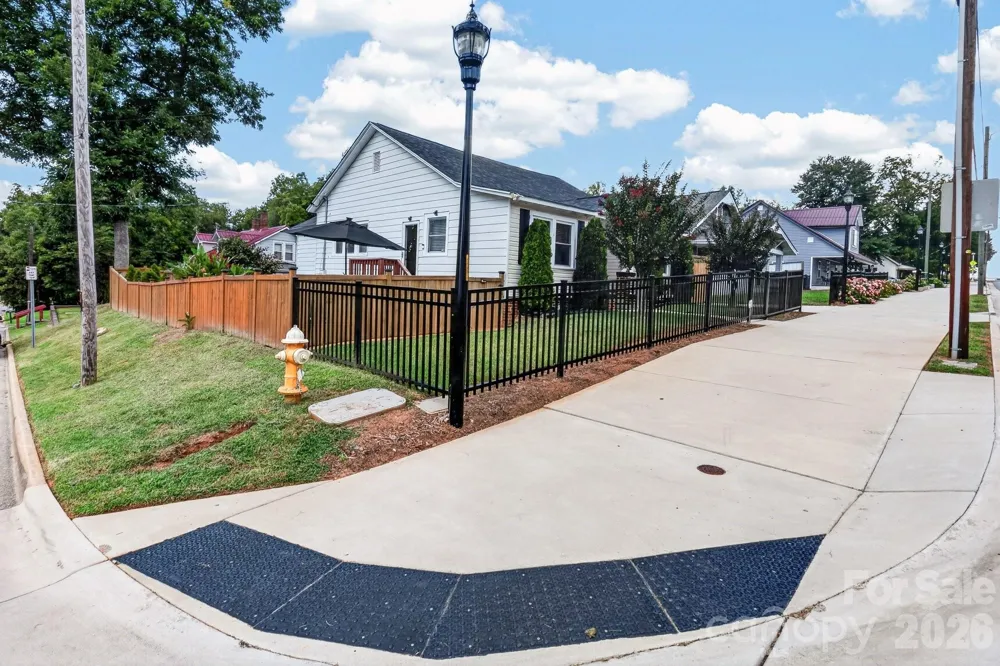 448 1st Street SW Hickory, NC 28602