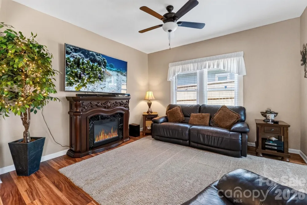 448 1st Street SW Hickory, NC 28602