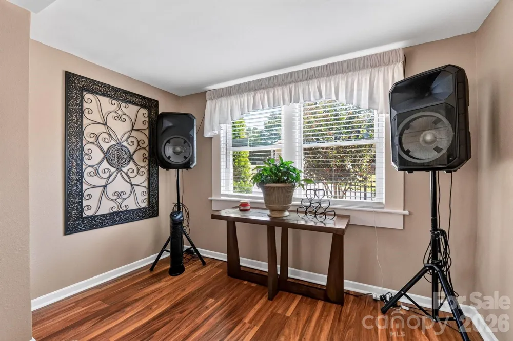 448 1st Street SW Hickory, NC 28602