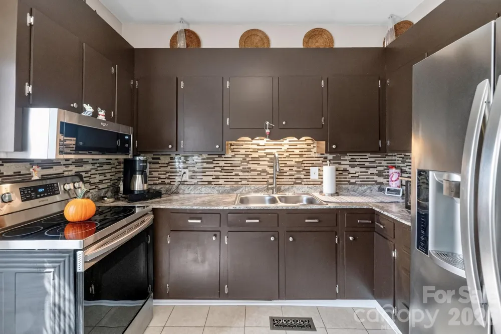 448 1st Street SW Hickory, NC 28602