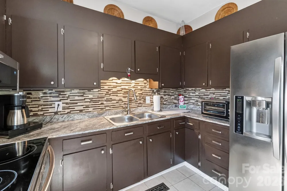 448 1st Street SW Hickory, NC 28602