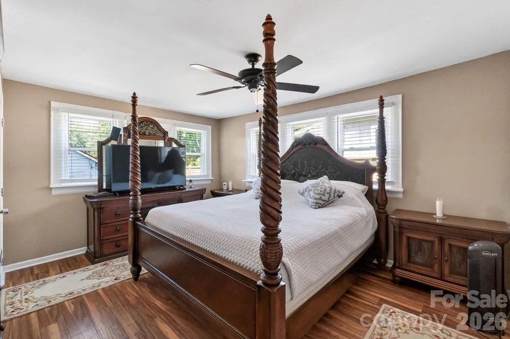 448 1st Street SW Hickory, NC 28602