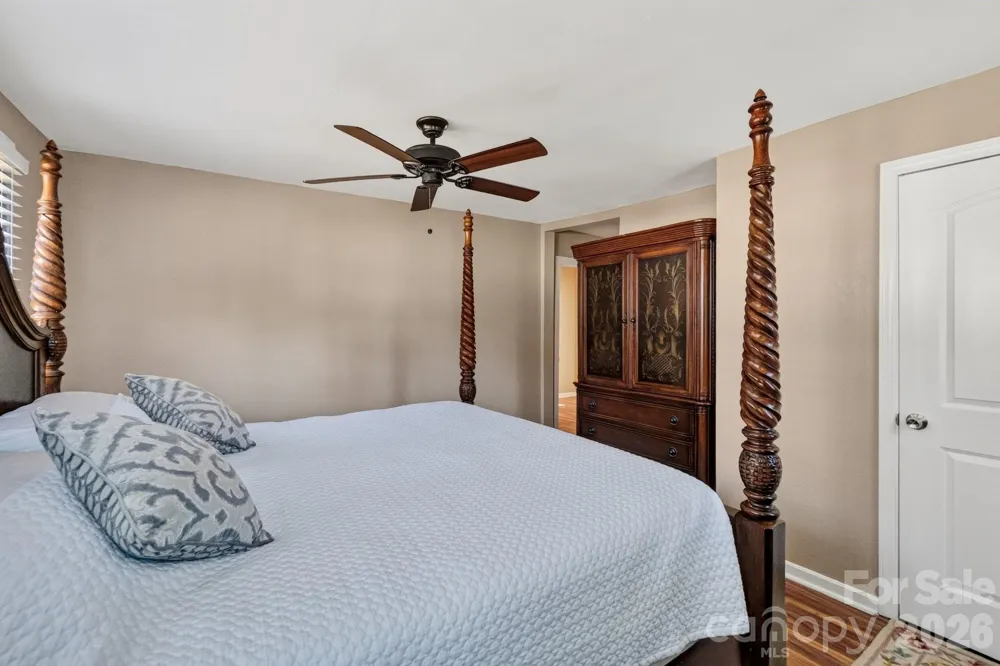 448 1st Street SW Hickory, NC 28602