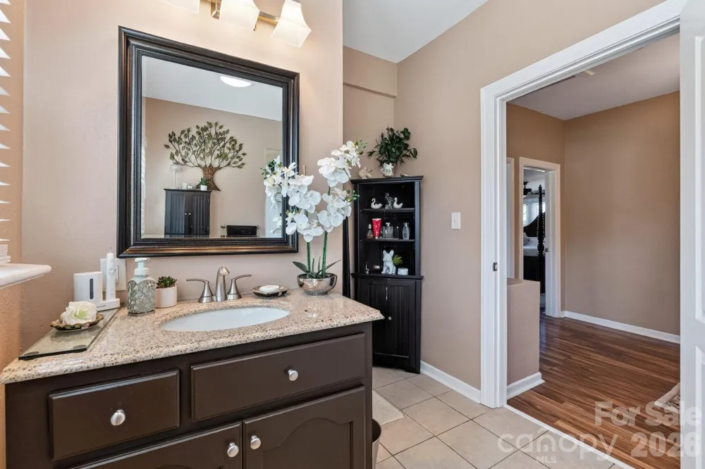 448 1st Street SW Hickory, NC 28602