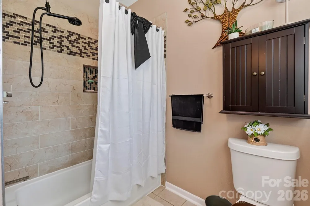448 1st Street SW Hickory, NC 28602