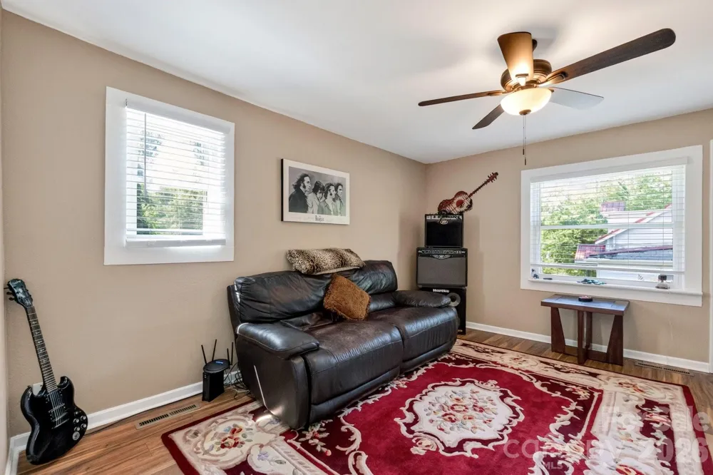 448 1st Street SW Hickory, NC 28602