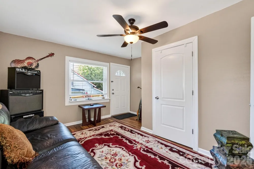 448 1st Street SW Hickory, NC 28602