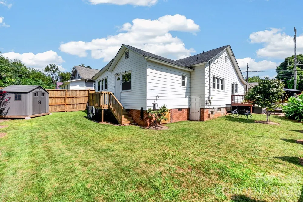 448 1st Street SW Hickory, NC 28602