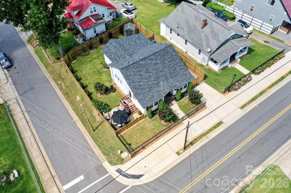 448 1st Street SW Hickory, NC 28602
