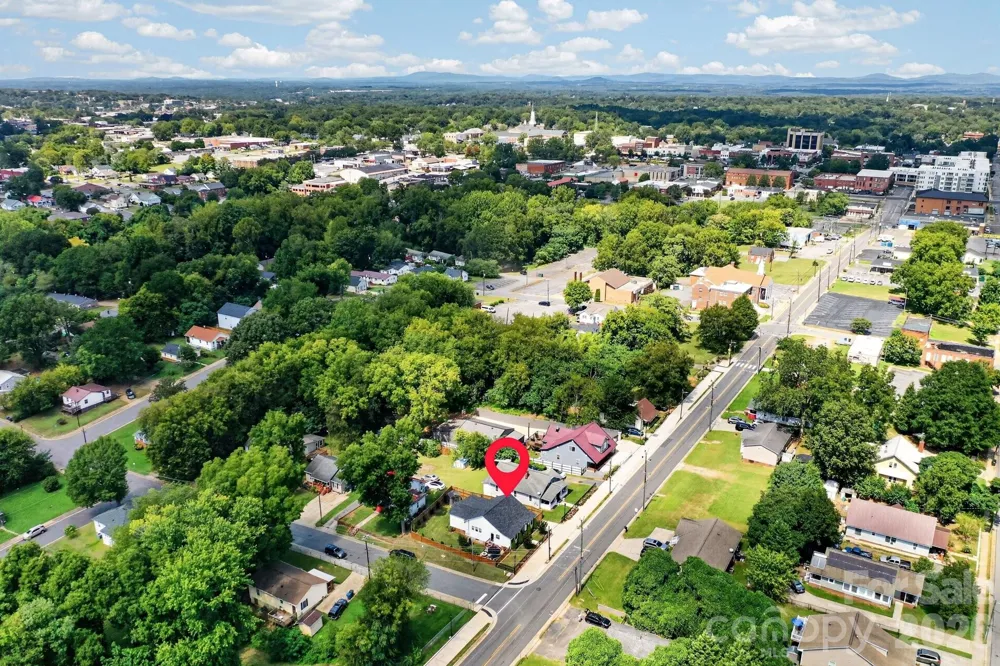 448 1st Street SW Hickory, NC 28602