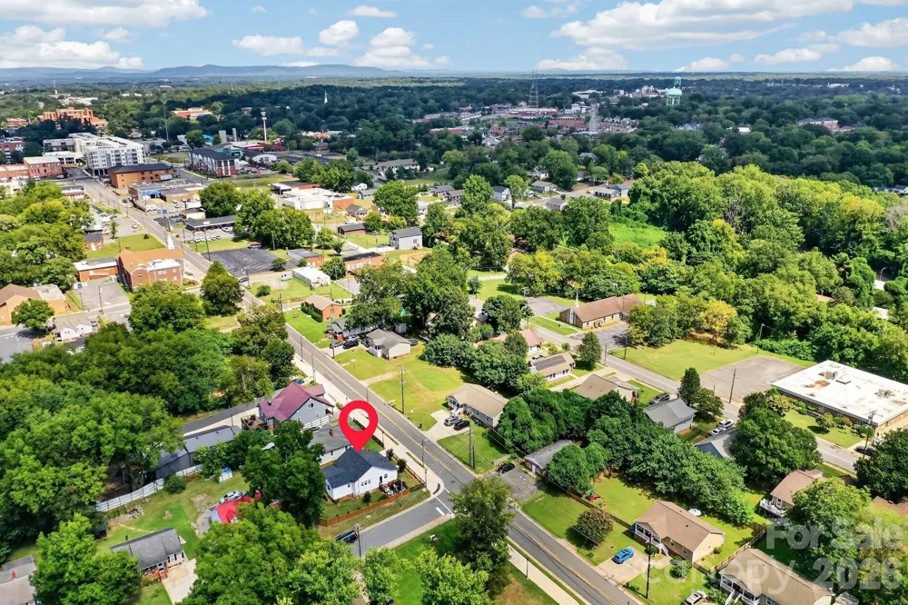 448 1st Street SW Hickory, NC 28602