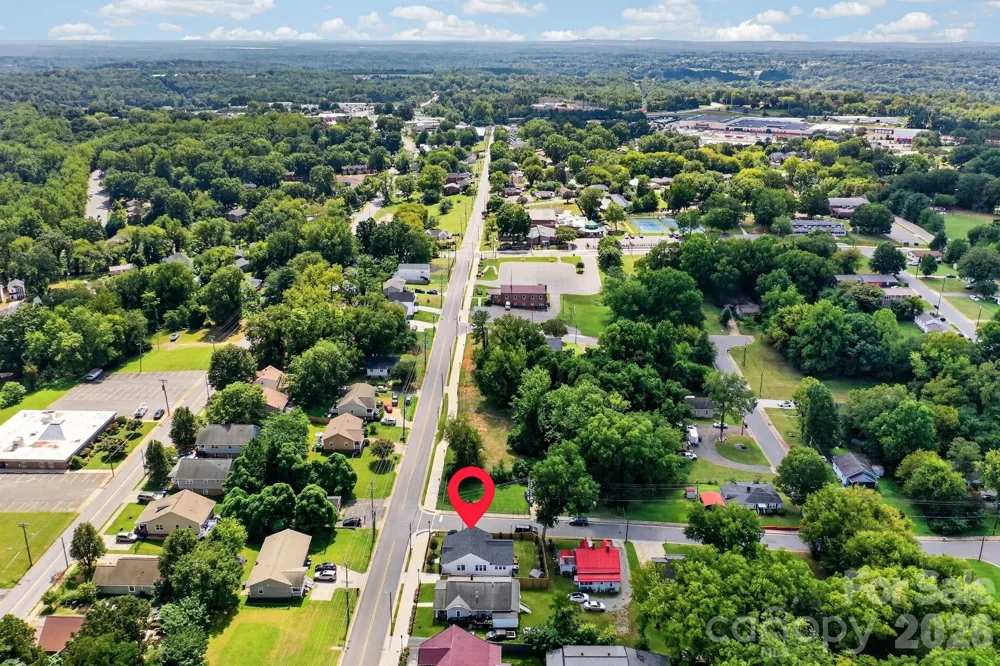 448 1st Street SW Hickory, NC 28602