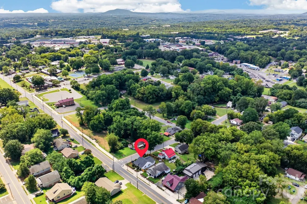 448 1st Street SW Hickory, NC 28602