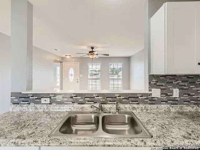 5835 MIDCROWN DR San Antonio, TX 78218