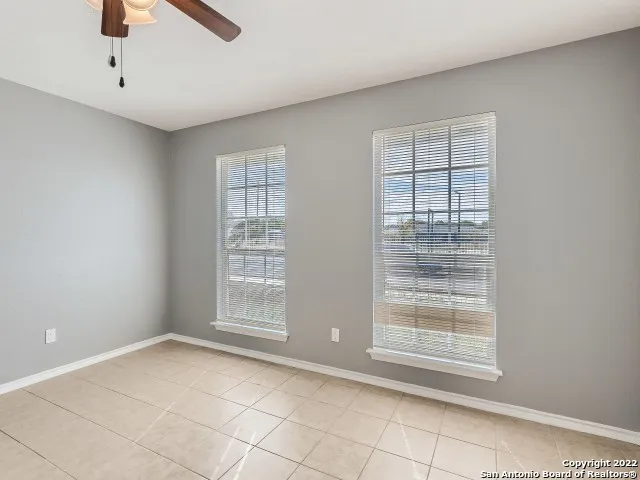 5835 MIDCROWN DR San Antonio, TX 78218