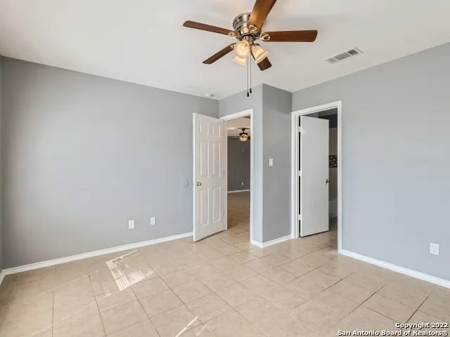 5835 MIDCROWN DR San Antonio, TX 78218