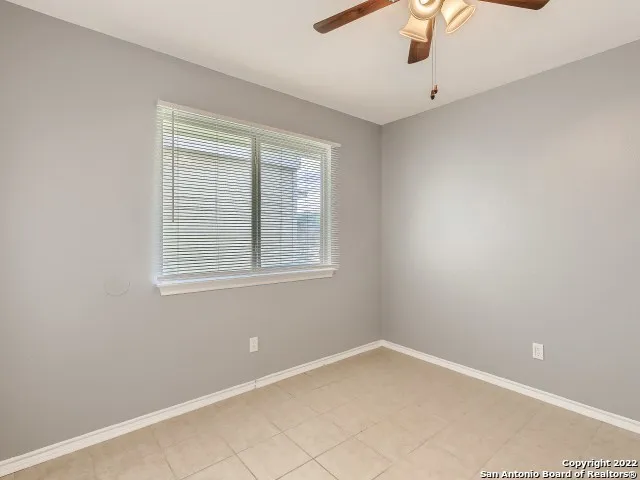5835 MIDCROWN DR San Antonio, TX 78218