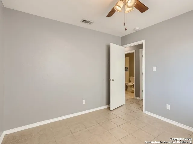 5835 MIDCROWN DR San Antonio, TX 78218