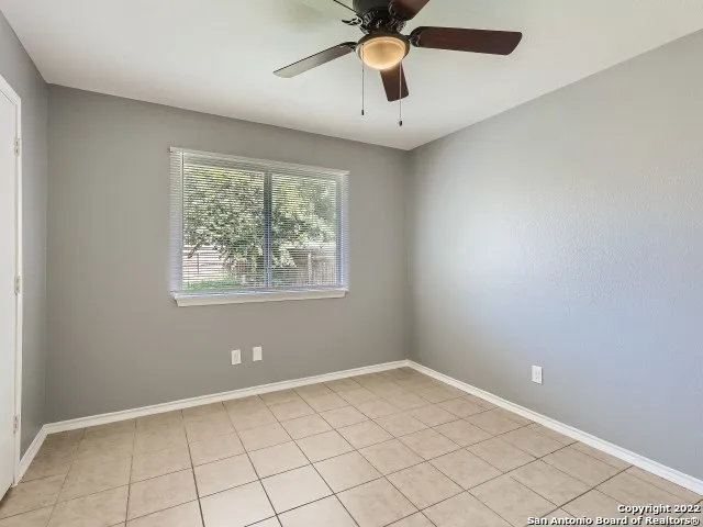 5835 MIDCROWN DR San Antonio, TX 78218