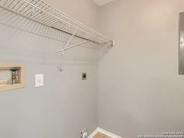 5835 MIDCROWN DR San Antonio, TX 78218
