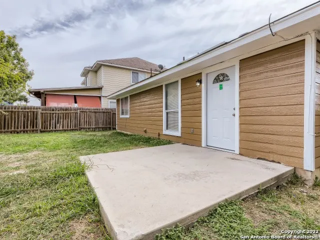 5835 MIDCROWN DR San Antonio, TX 78218