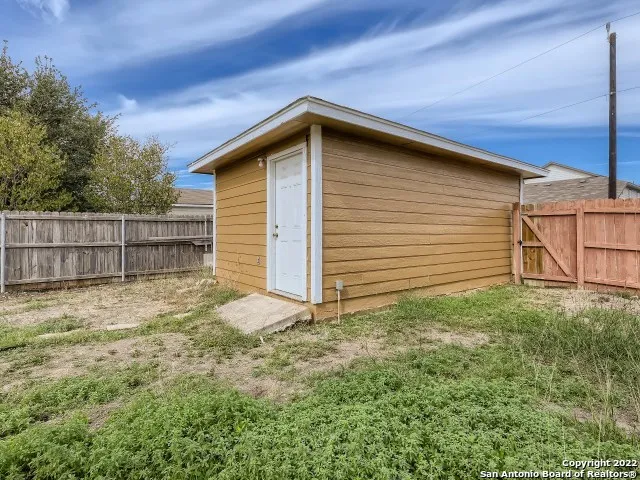 5835 MIDCROWN DR San Antonio, TX 78218