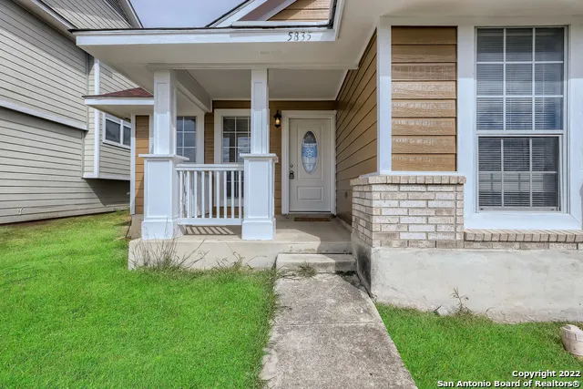 5835 MIDCROWN DR San Antonio, TX 78218