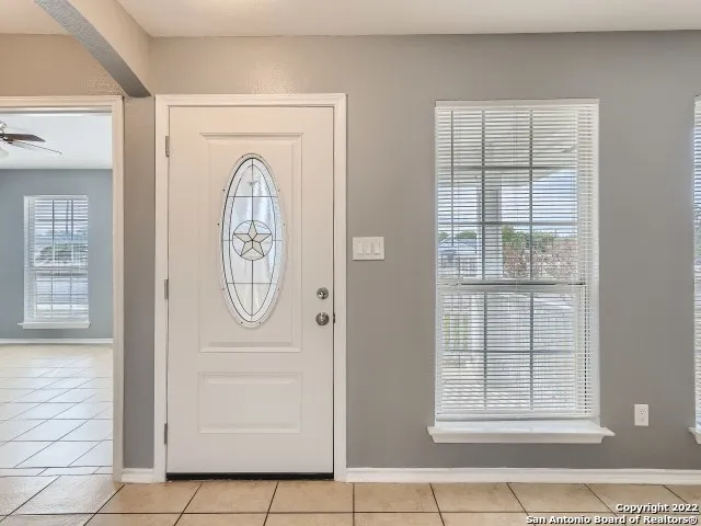 5835 MIDCROWN DR San Antonio, TX 78218