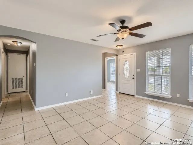 5835 MIDCROWN DR San Antonio, TX 78218