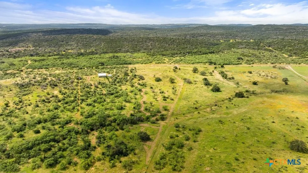 6878 Ranch Road 3347 Round Mountain, TX 78663