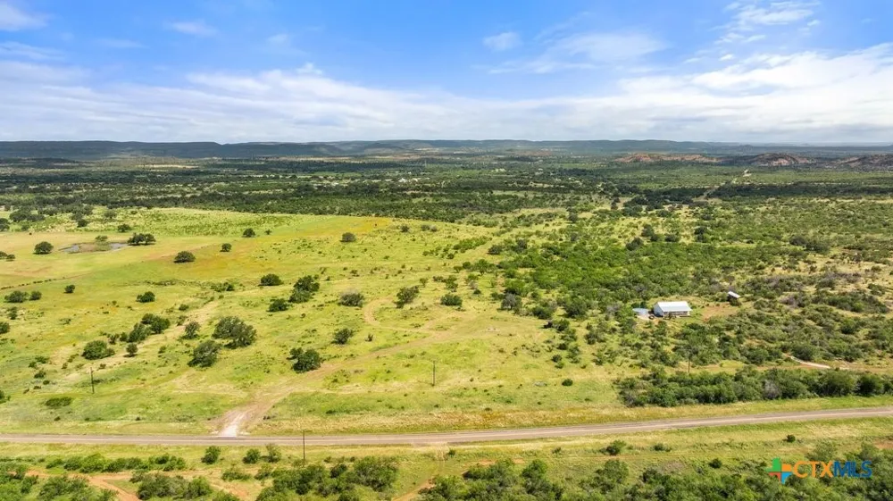 6878 Ranch Road 3347 Round Mountain, TX 78663