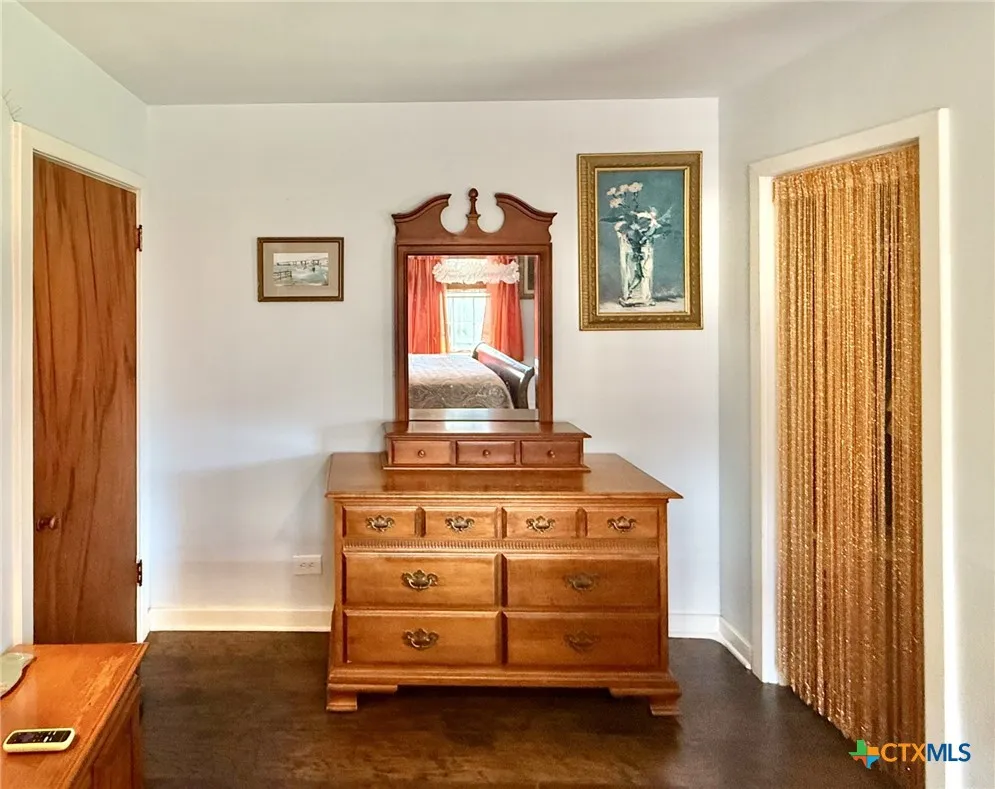 406 E Tres Palacios Avenue Palacios, TX 77465