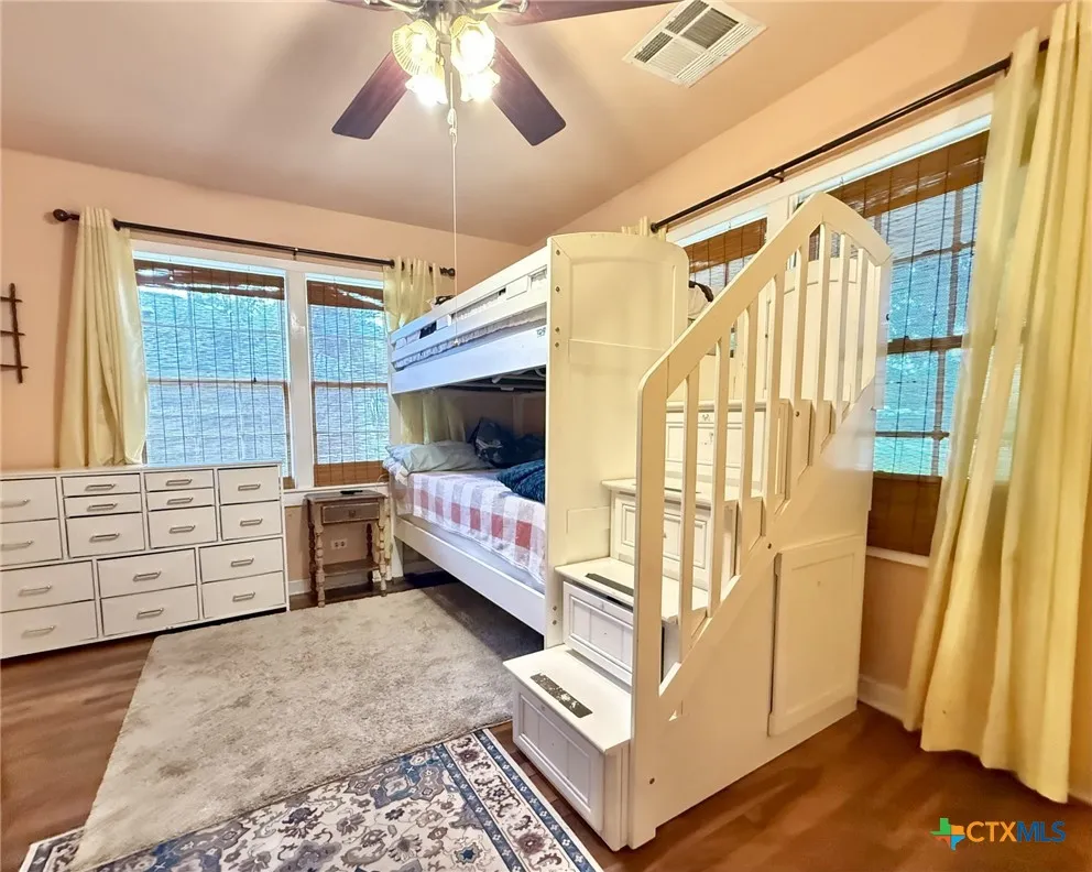 406 E Tres Palacios Avenue Palacios, TX 77465