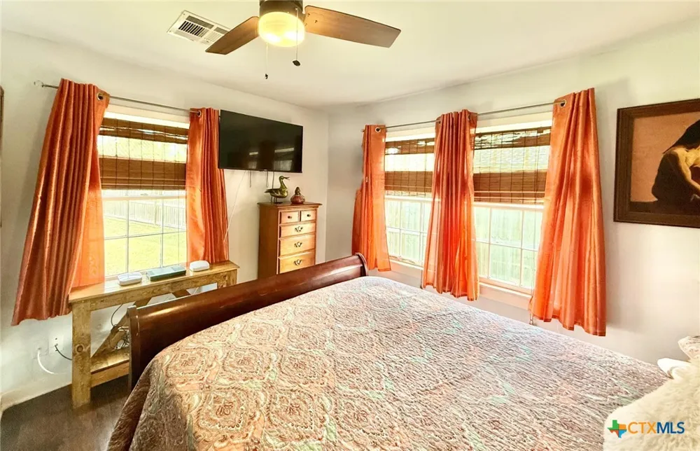 406 E Tres Palacios Avenue Palacios, TX 77465