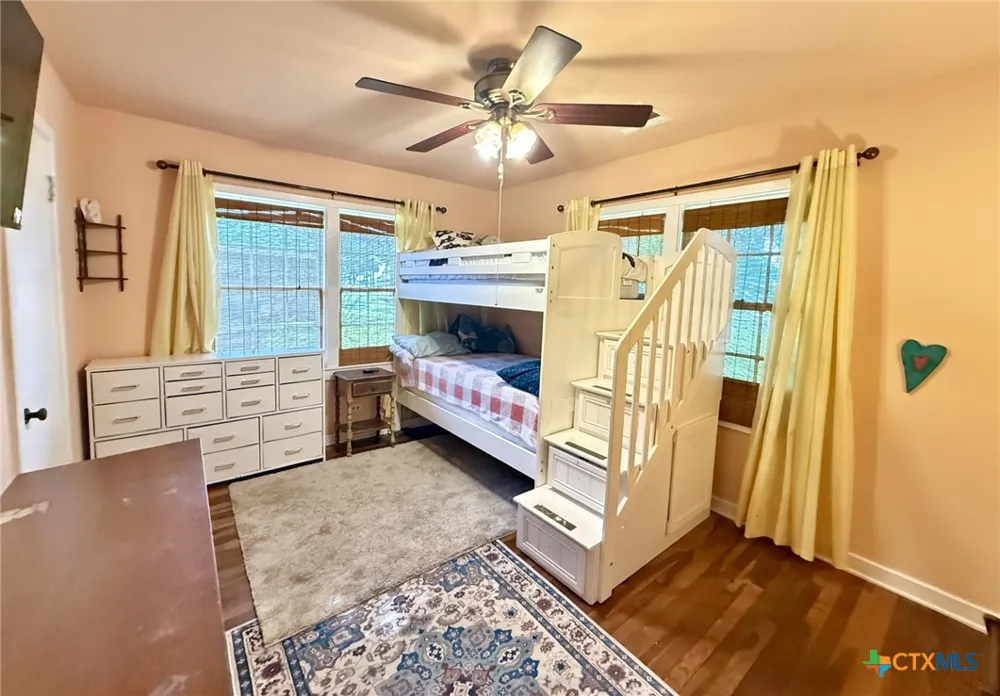 406 E Tres Palacios Avenue Palacios, TX 77465