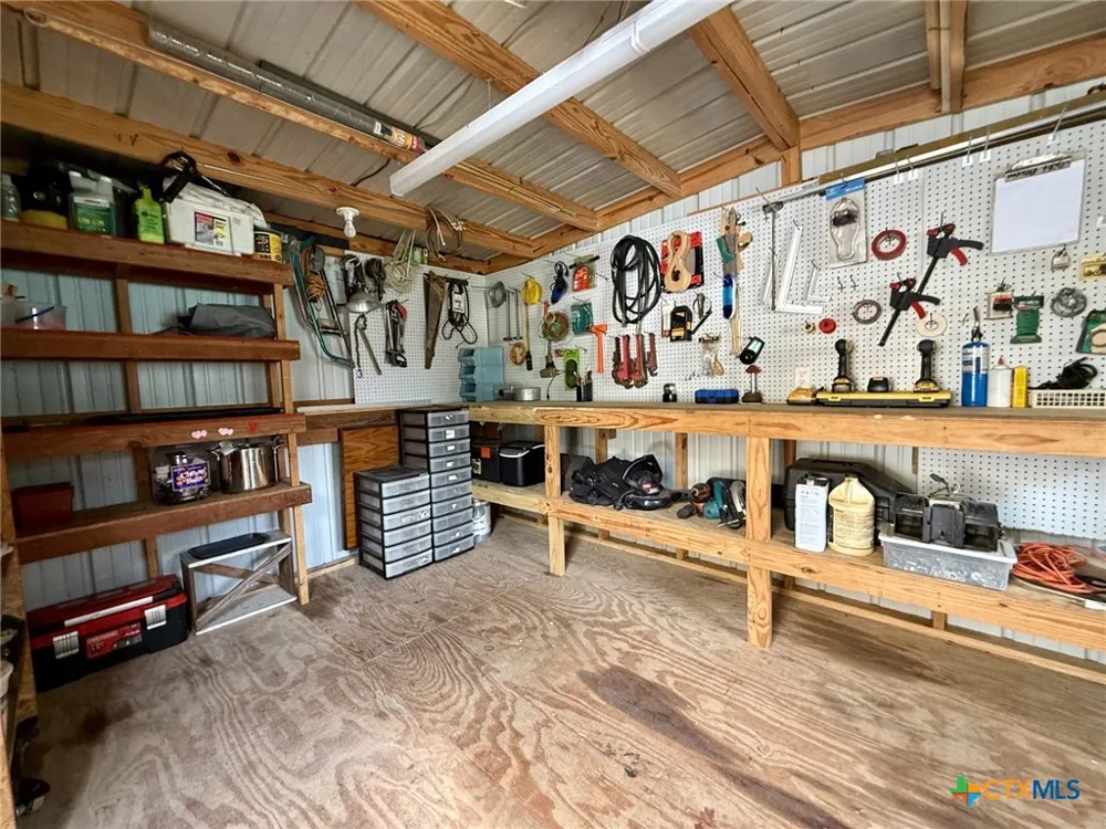406 E Tres Palacios Avenue Palacios, TX 77465