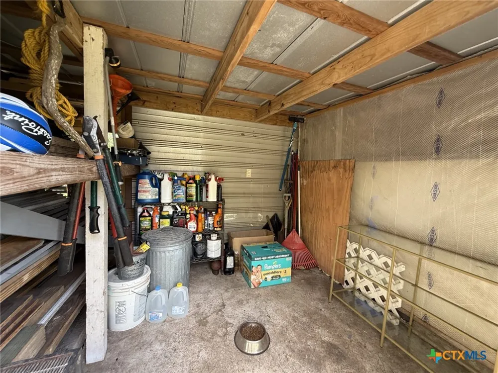 406 E Tres Palacios Avenue Palacios, TX 77465