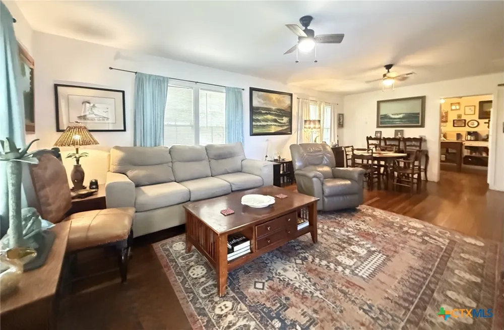 406 E Tres Palacios Avenue Palacios, TX 77465